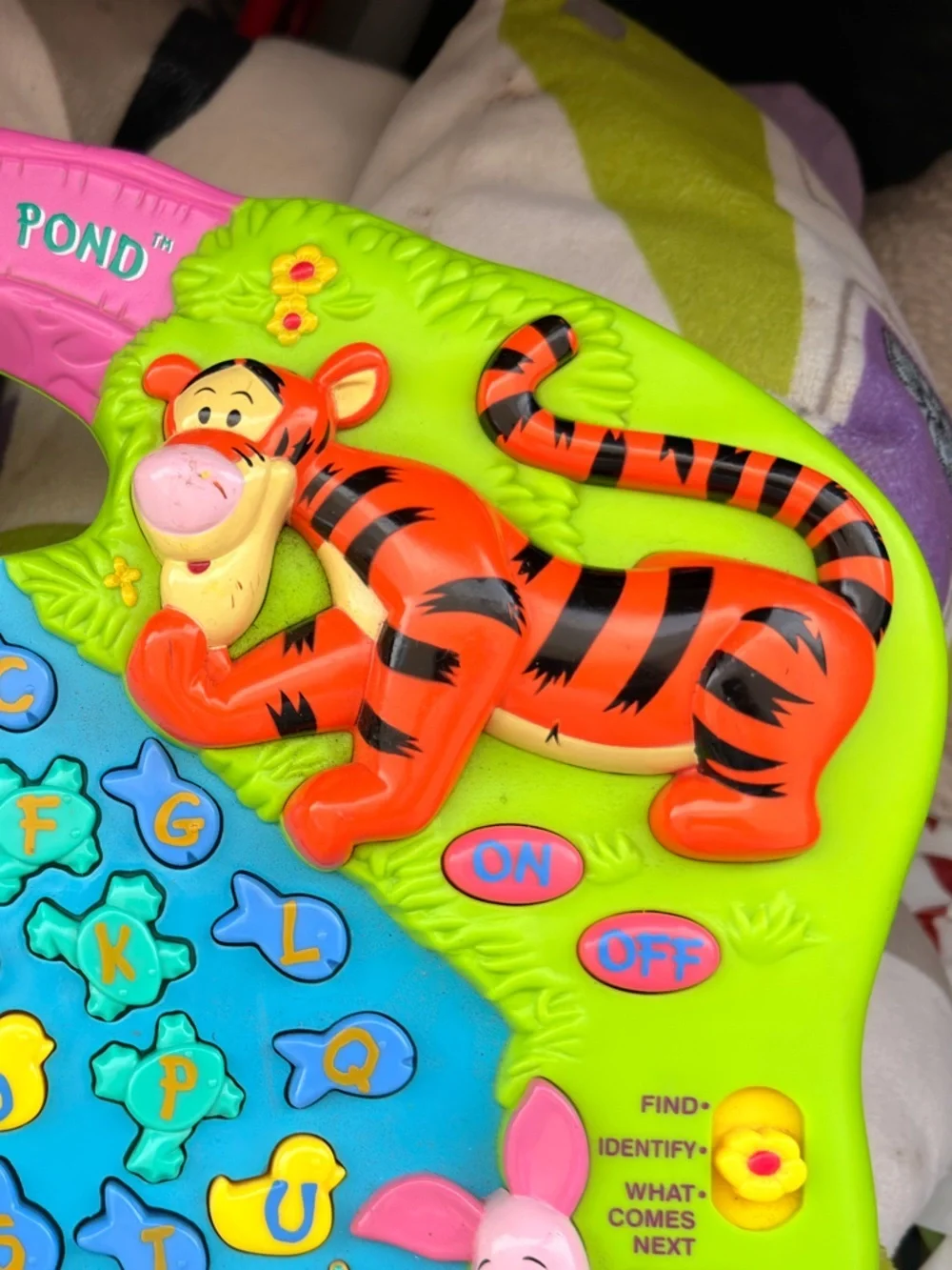 Vintage lovely Disney Winnie The Pooh Learning Pond Vintage in good condition